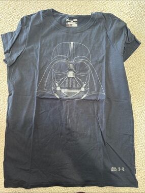 Under Armour women’s Black Darth Vader Graphic Short Sleeve Tee